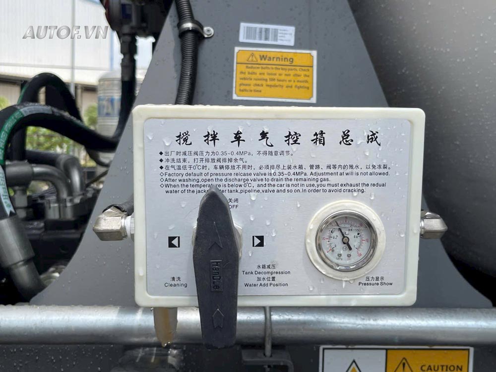 Xe trộn bê tông Chenglong 10 Khối 350Hp Nhập Khẩu